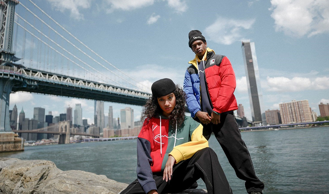 Karl Kani: O «Νονός» του hip hop street fashion ή ο Ralph Lauren των δρόμων